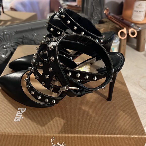 Christian Louboutin shoes - Picture 2 of 11